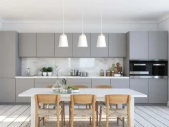 Outlet Biała lampa wisząca nad drewniany stół w kuchni 443/3 | Kaja Żyrandole Nowoczesne