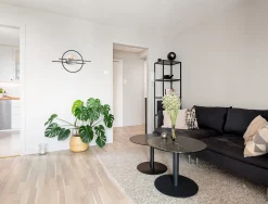 Sklep Kaja Czarna lampa ścienna z bursztynowym kloszem K-5345 z serii CORSA