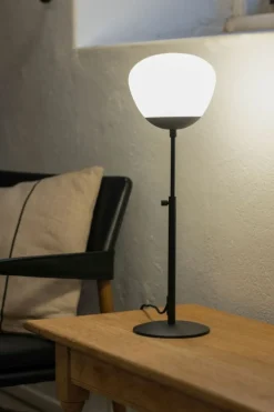 Sklep Kaja Czarna, prosta lampka nocna z mlecznym kloszem 108545 z serii RISE