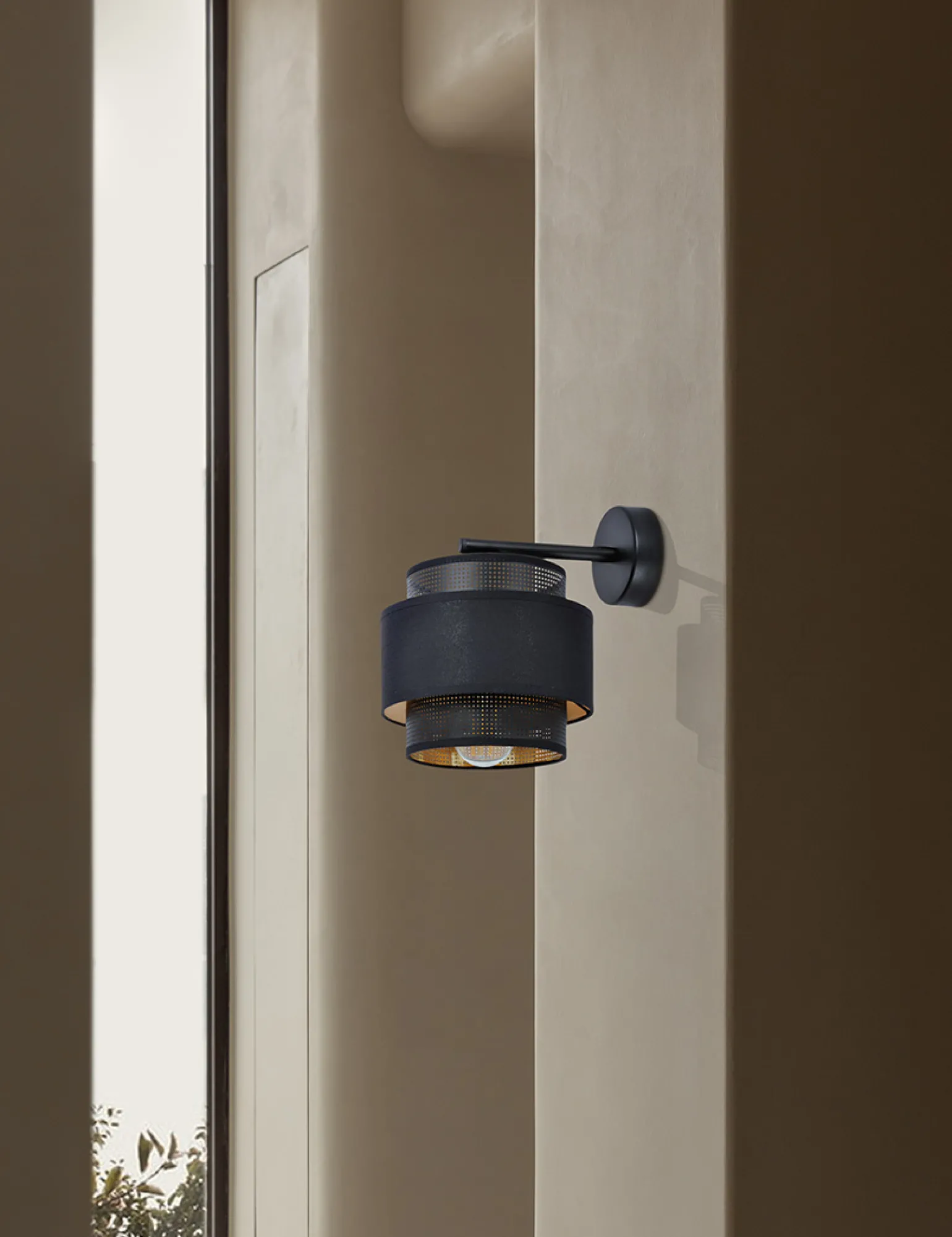 Sklep Kaja Efektowny kinkiet, czarno-złoty, do sypialni K-5284 z serii AMOS