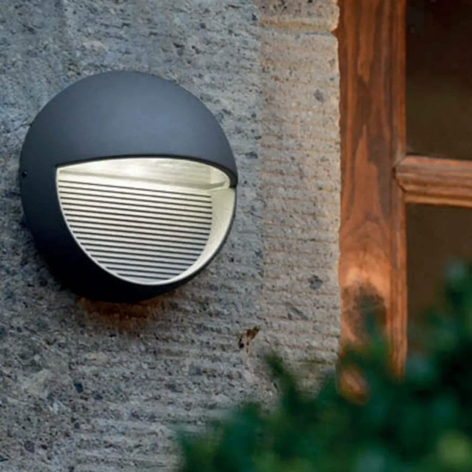 Sklep Kaja Grafitowy, minimalistyczny kinkiet FREYR-R z serii FREYR