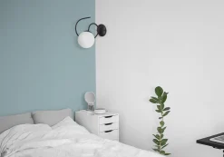 Sklep Kaja Klasyczny kinkiet z mlecznym, kulistym kloszem K-5352 z serii NELA