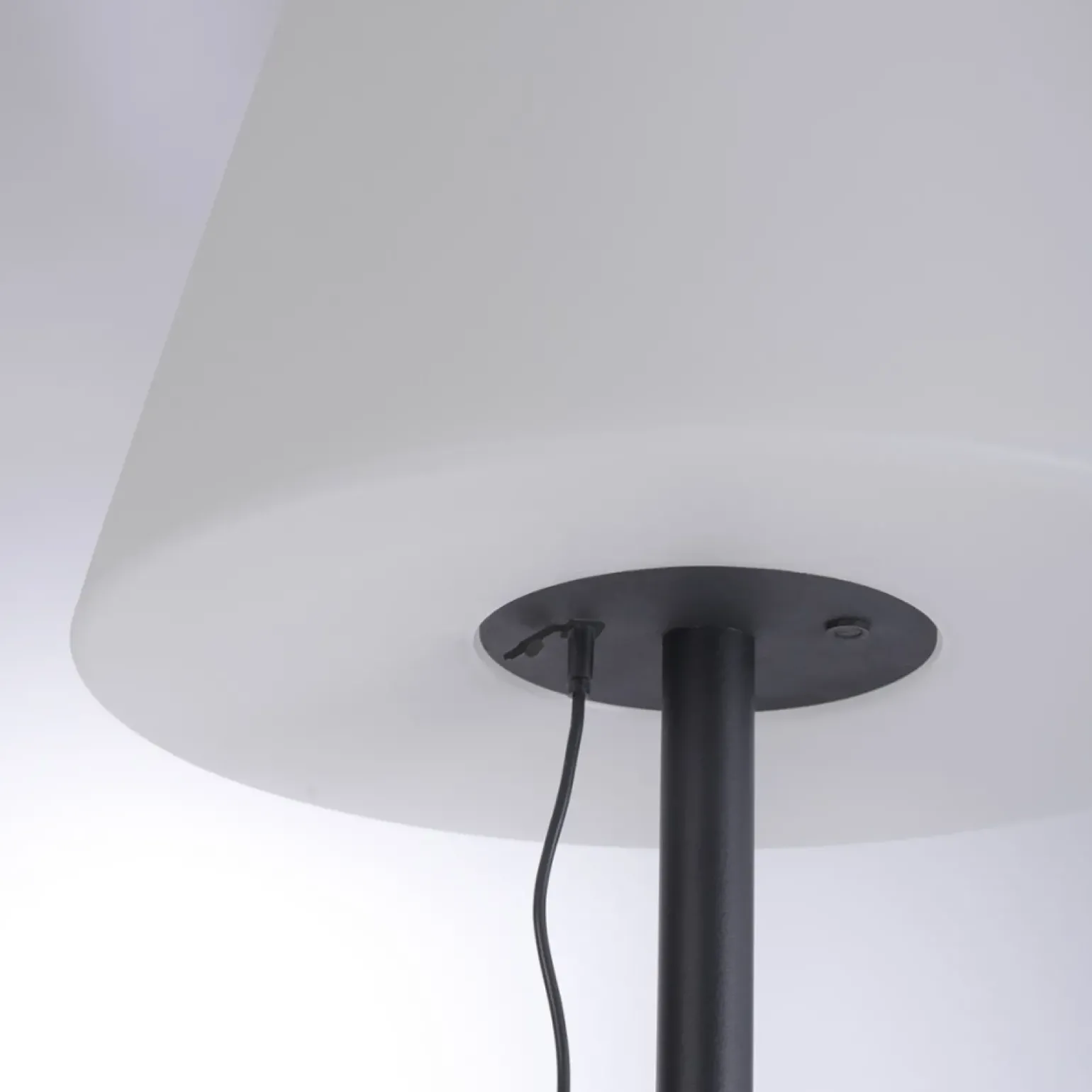 Sklep Kaja Lampa podłogowa zasilana akumulatorem, RGB 19826-18 z serii HOLLY