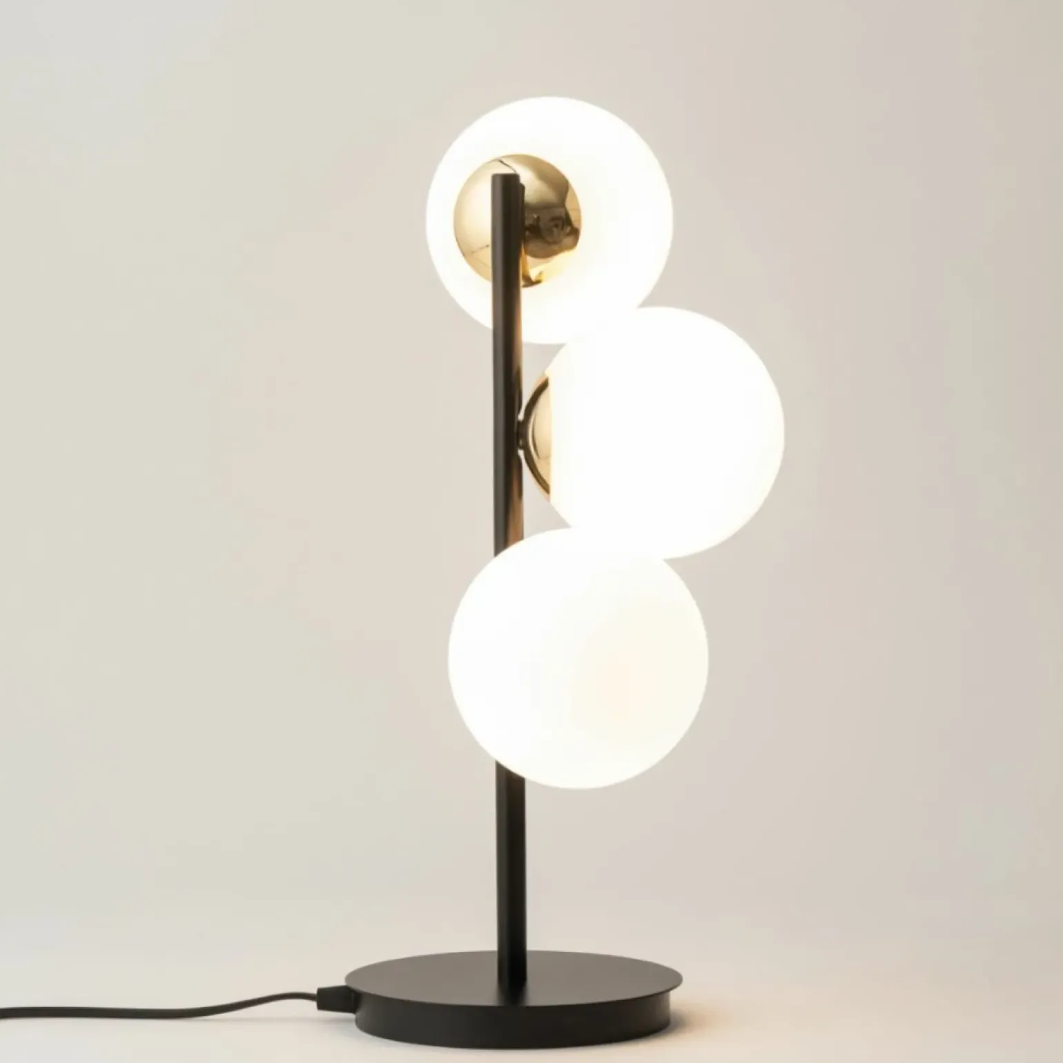 Sklep Kaja Lampa stołowa z trzema kloszami, do sypialni SIG 50364 z serii PIANO