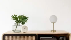 Sklep Kaja Minimalistyczna, złota lampa stołowa z kulą LP-002/1T S z serii DORADO