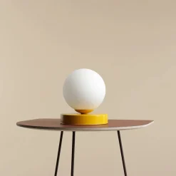 Sklep Kaja Modernistyczna lampka stołowa z kulą 1076B14_S z serii BALL | Kaja