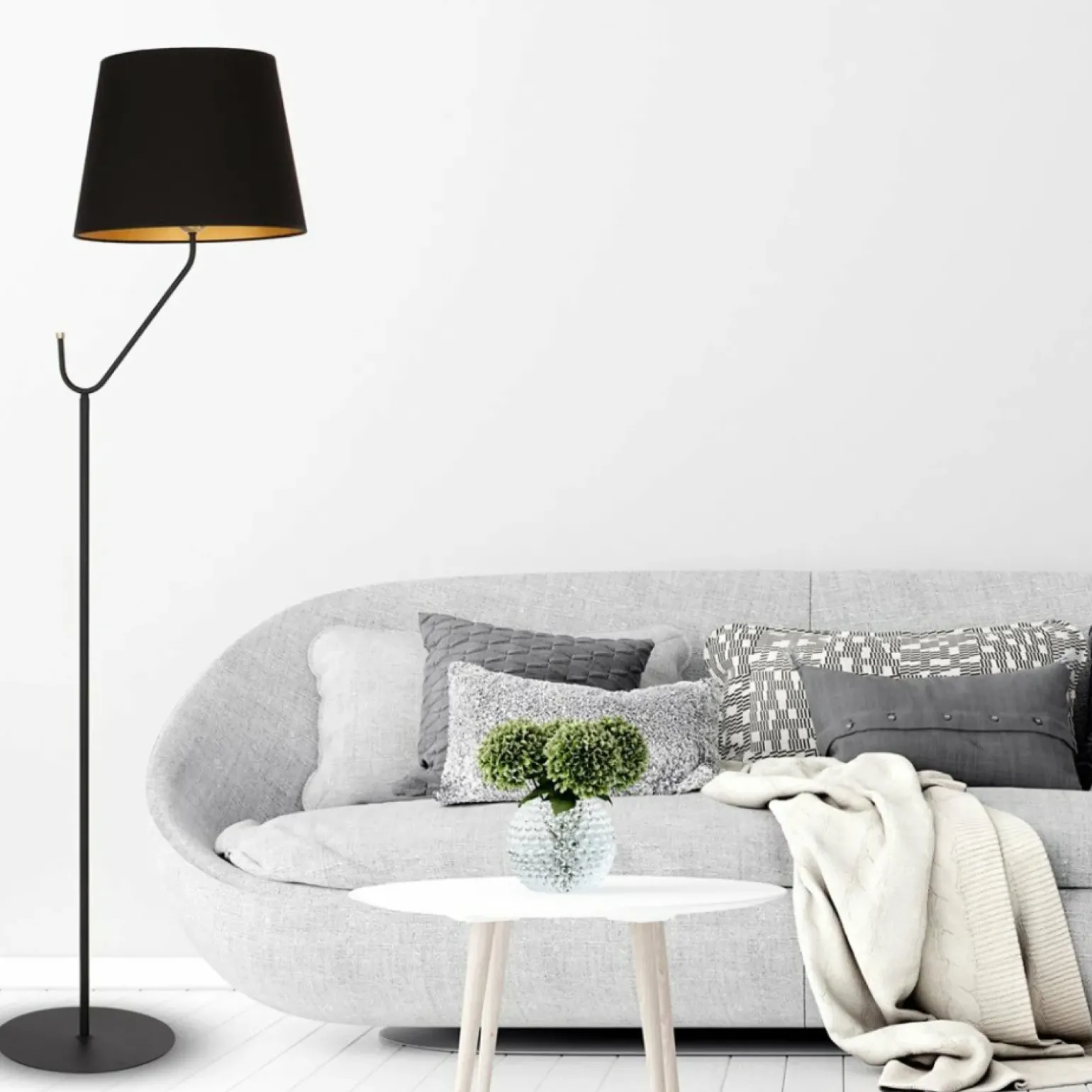 Sklep Kaja Niezwykła, czarna lampa podłogowa z abażurem MLP4915 z serii VICTORIA | Kaja Ośw