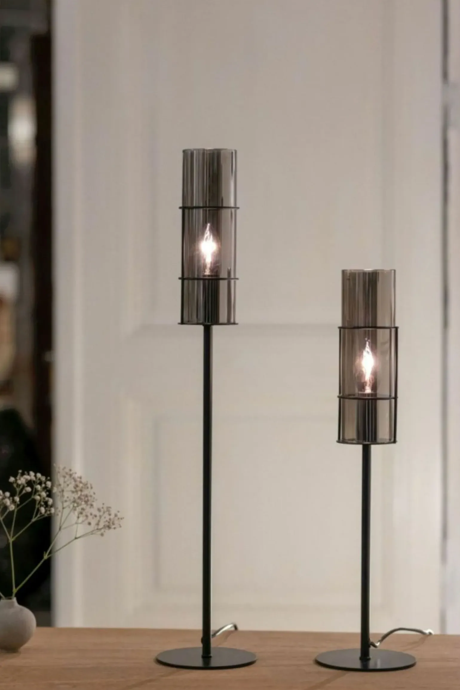 Sklep Kaja Nowoczesna lampka stołowa z dymionym kloszem 108559 z serii TORCIA