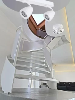 Best Okrągła, biała lampa sufitowa z 3 reflektorami AZ1243 ALBICO | Kaja Żyrandole Nowoczesne