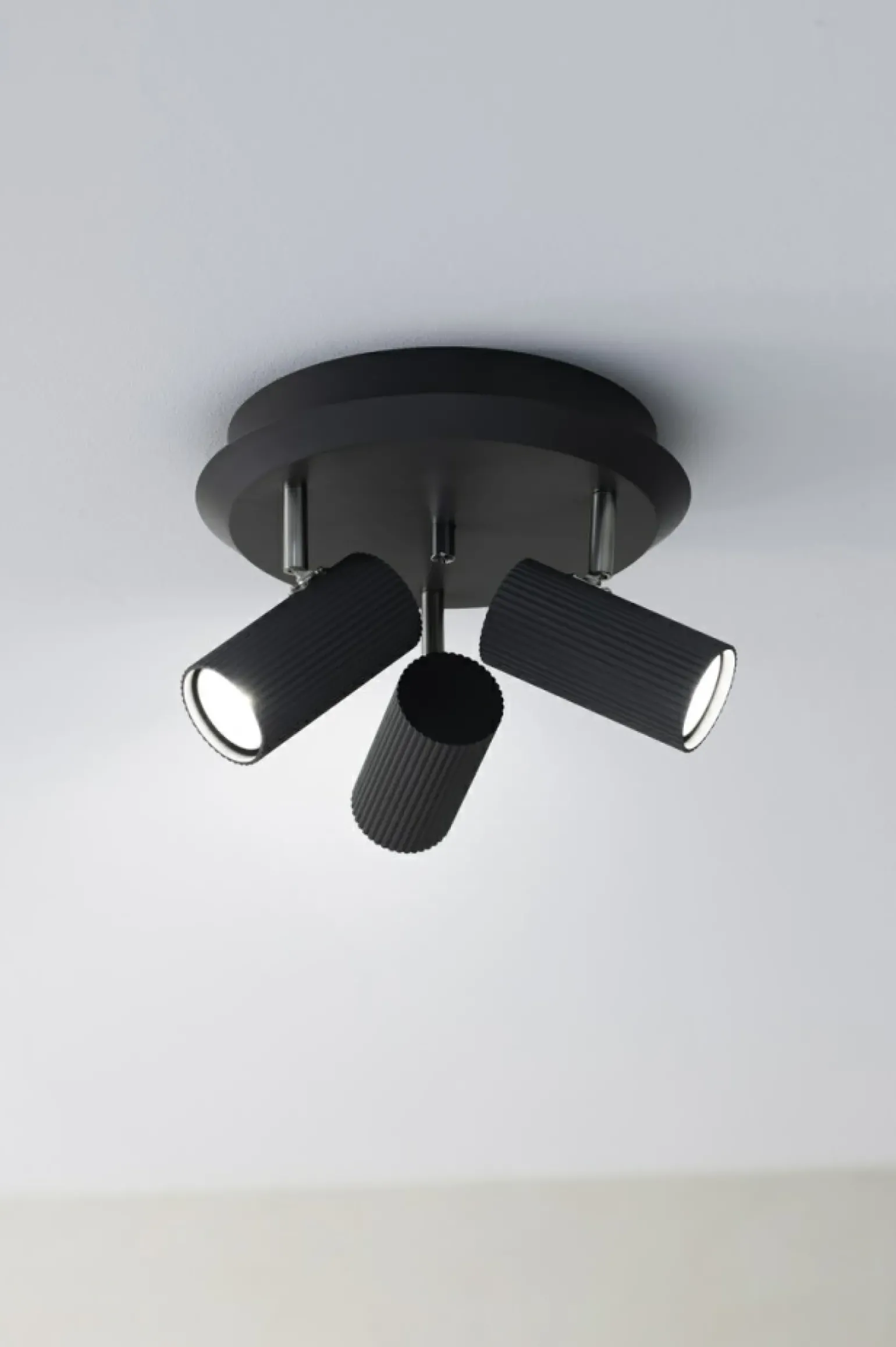 Sklep Kaja Okrągła lampa sufitowa z trzema reflektorami 108471 z serii COSTILLA