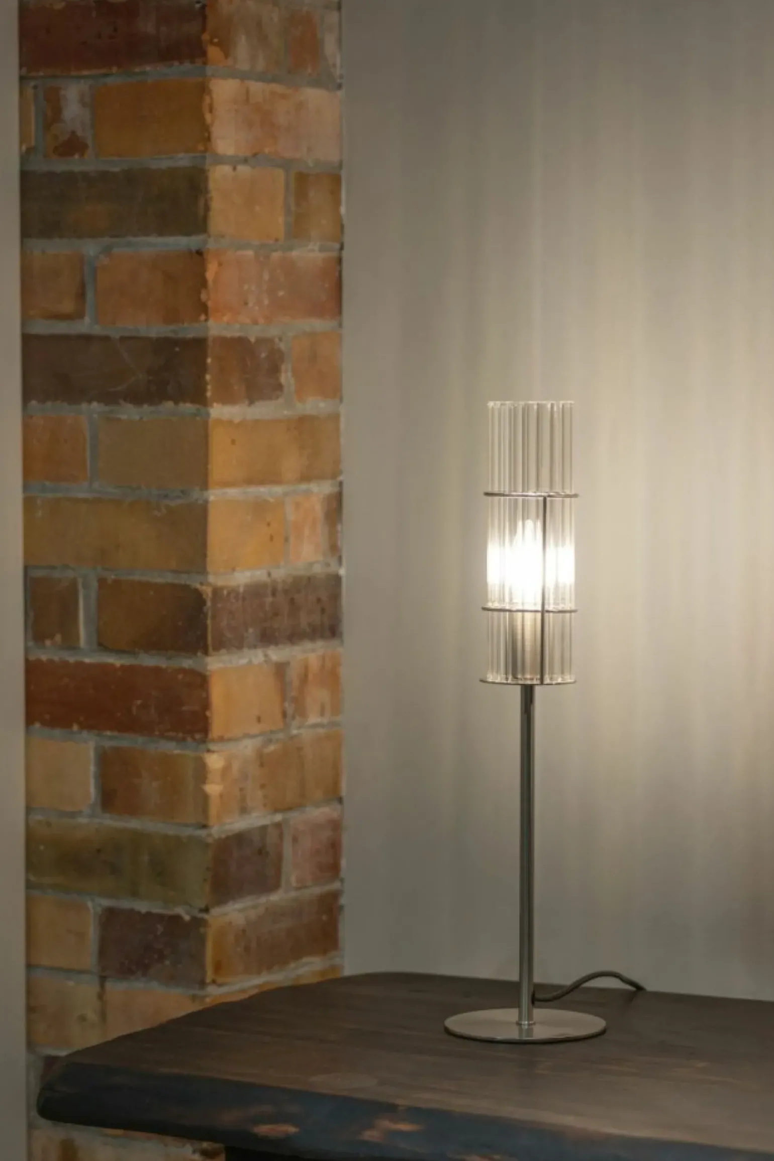 Sklep Kaja Smukła, minimalistyczna lampka stołowa do salonu 108557 z serii TUBO