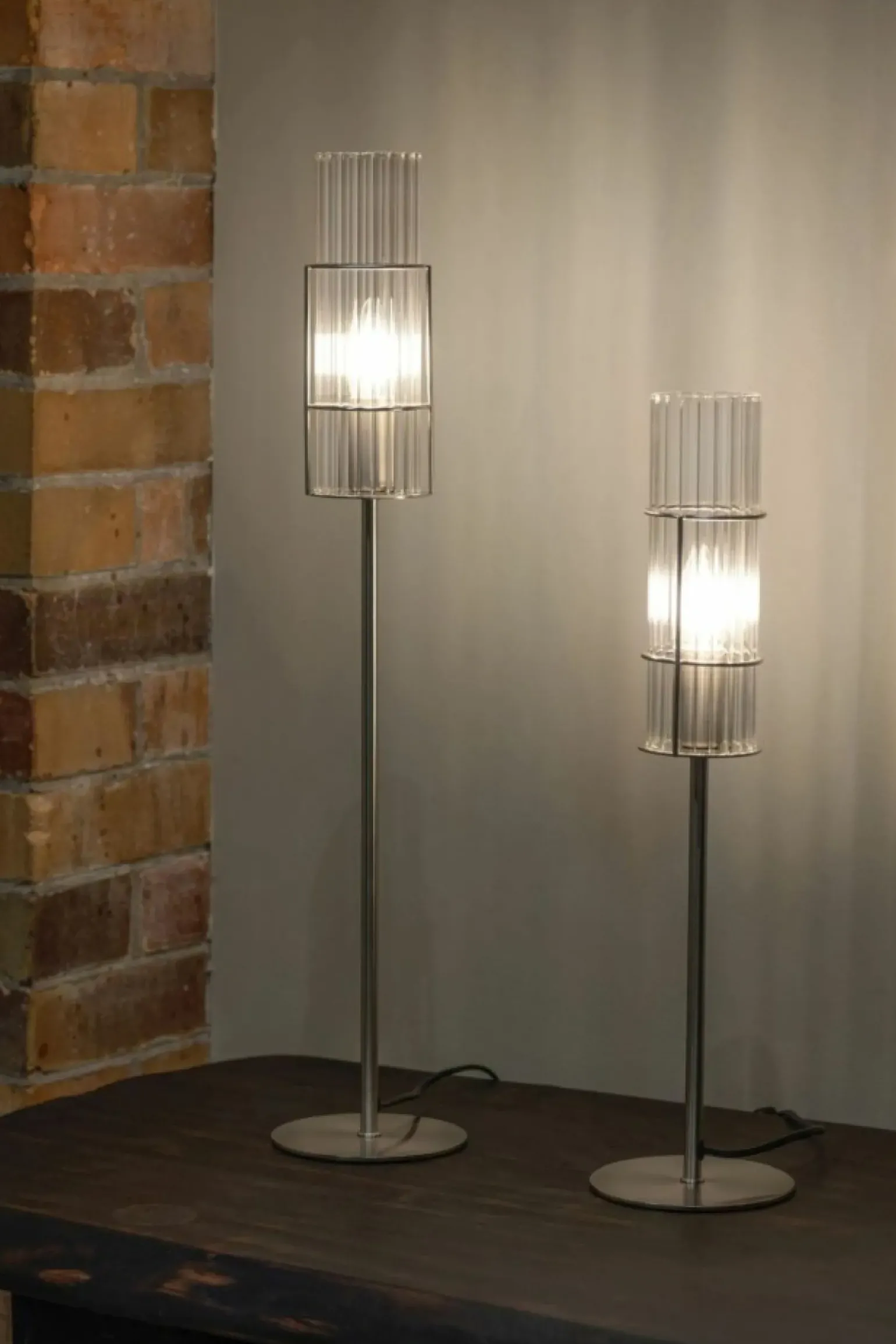 Sklep Kaja Smukła, minimalistyczna lampka stołowa do salonu 108557 z serii TUBO