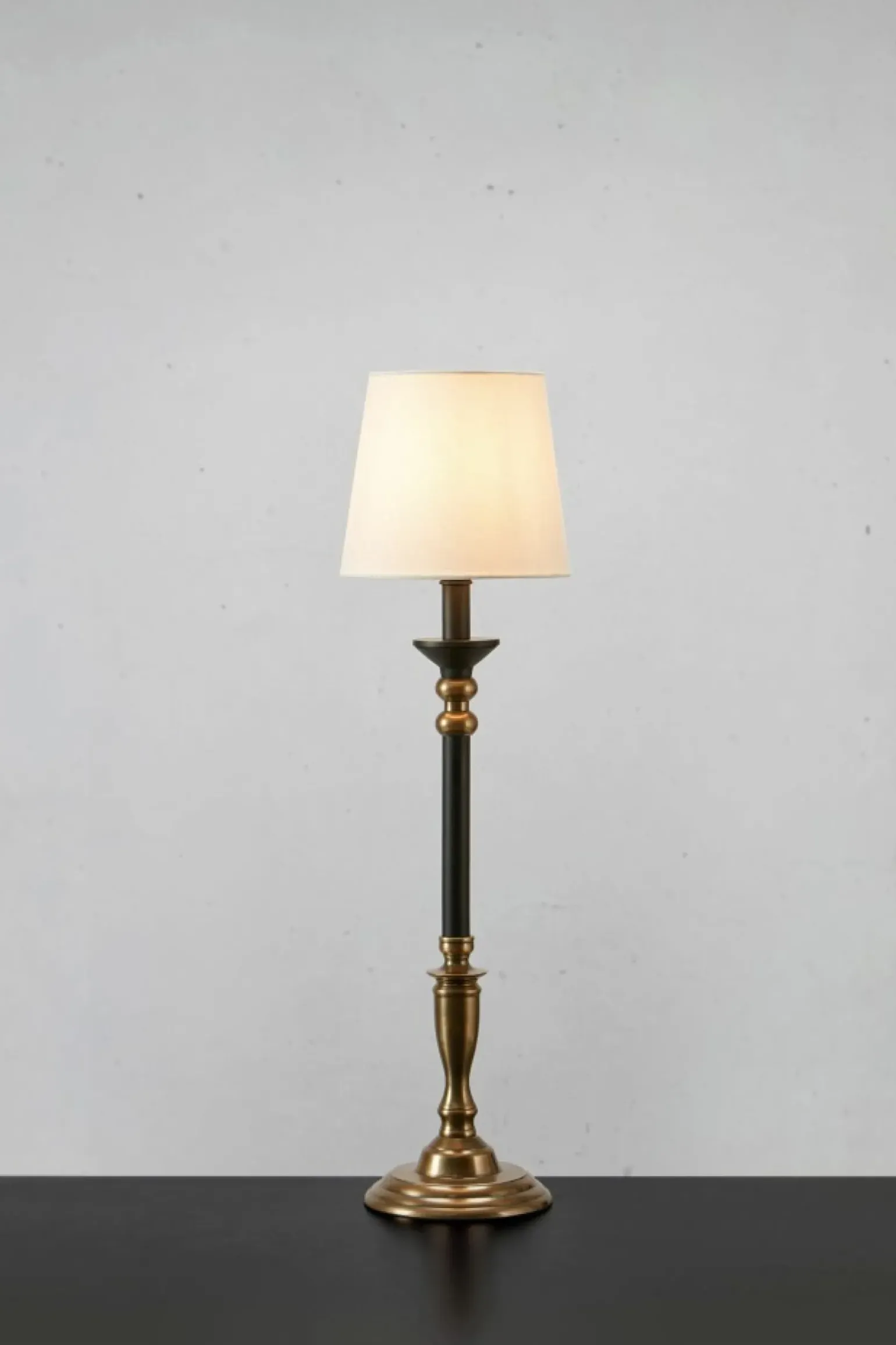 Sklep Kaja Smukła, wysoka lampka stołowa do salonu 108679 GENT | Kaja Oświetlenie