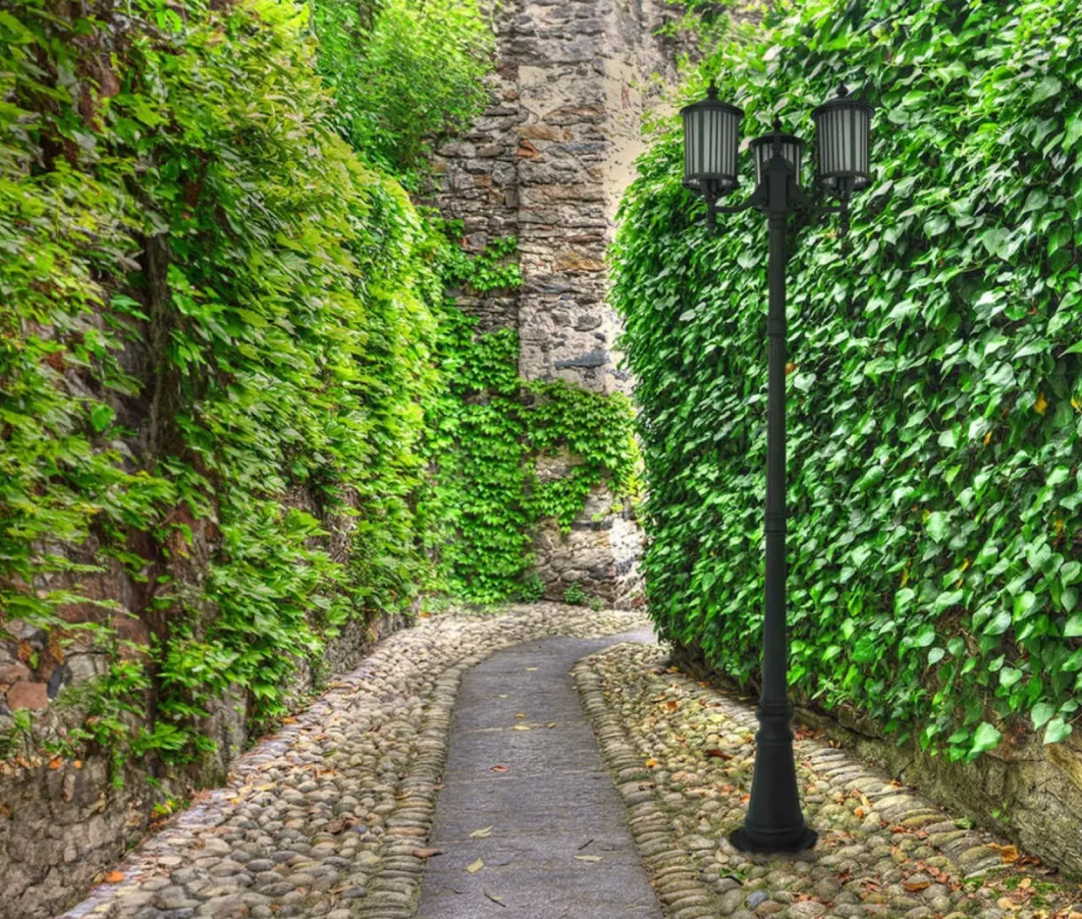 Sklep Kaja Solidna lampa ogrodowa, latarnia na trzy żarówki K-8213 z serii DETROIT