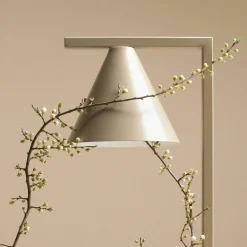 Sklep Kaja Stylowa, beżowa lampka biurkowa w stylu modern 1108B17 z serii FORM