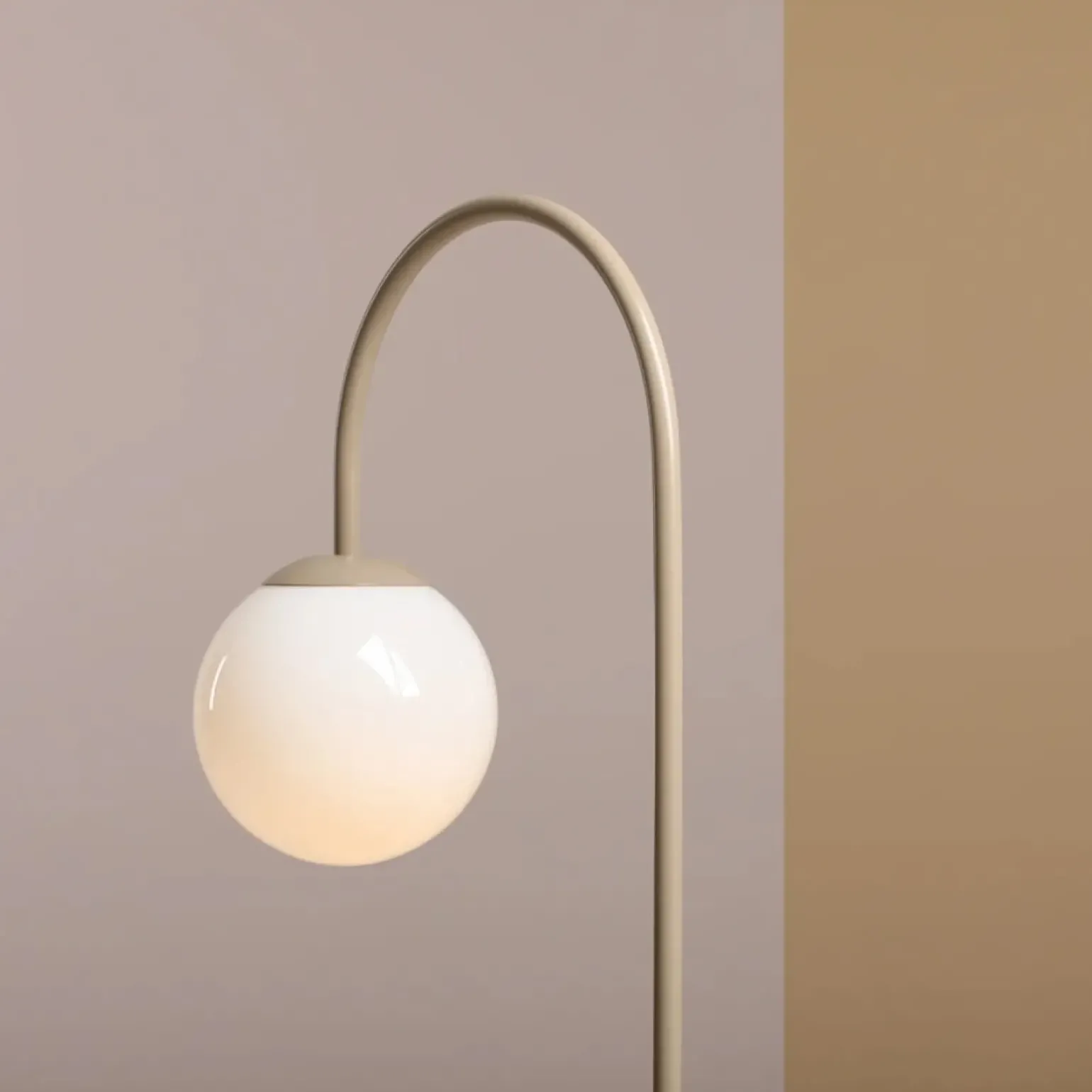 Sklep Kaja Stylowa, beżowa lampka stołowa z kloszem 1116B17 z serii UNA | Kaja Oświetlenie