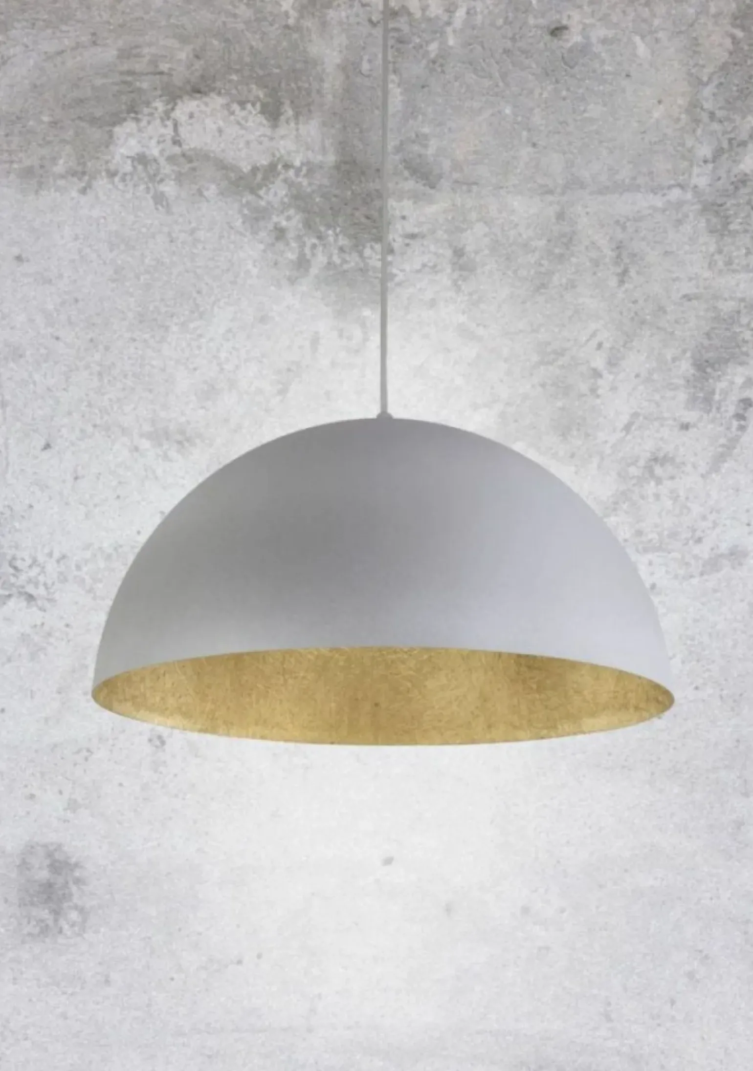Store Stylowa lampa wisząca z dużym kloszem SIG 30133 z serii SFERA 70 B/ZŁ Żyrandole Nowoczesne