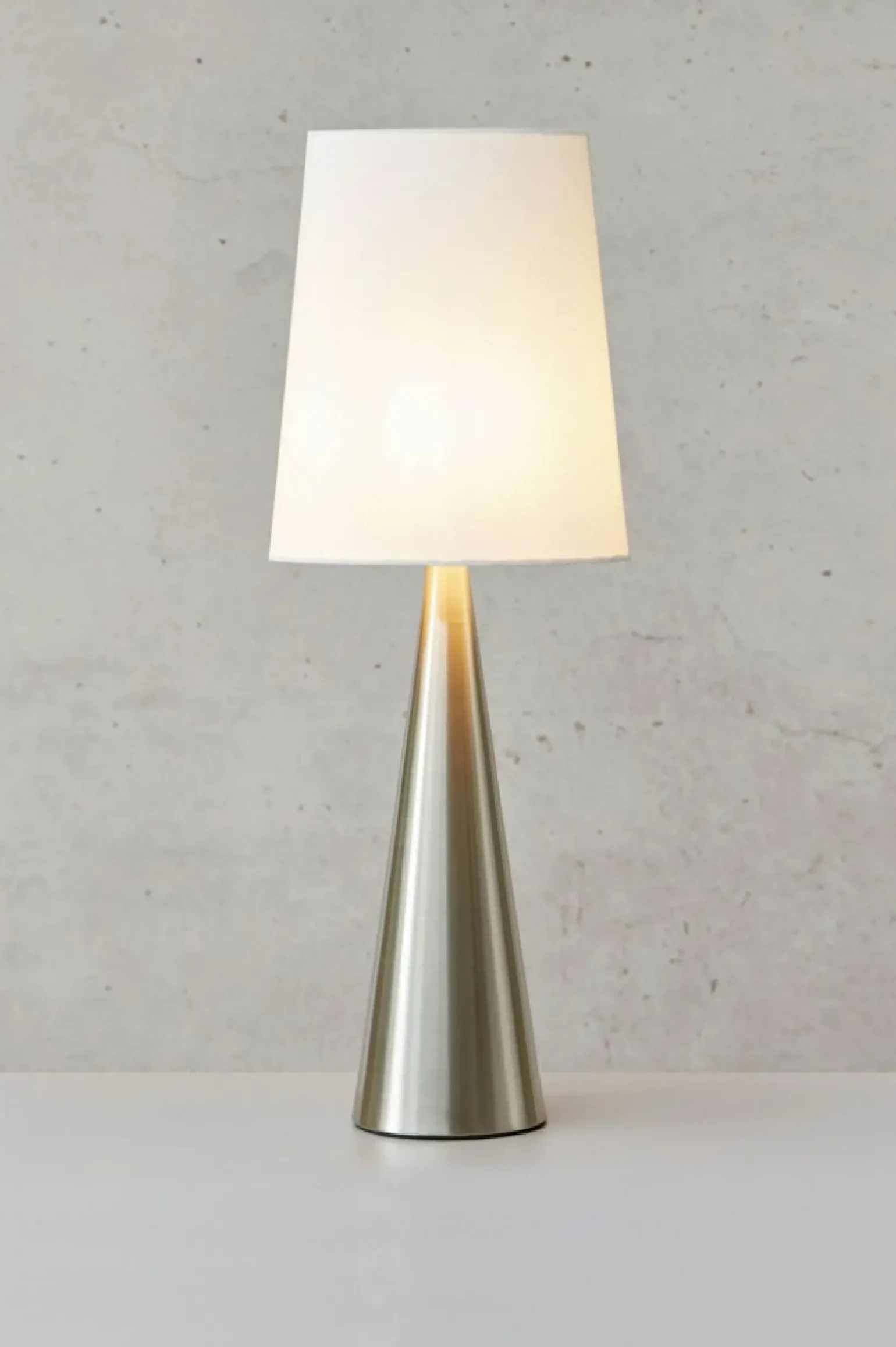 Sklep Kaja Stylowa lampka z abażurem na szafkę nocną 108624 z serii CONUS | Kaja