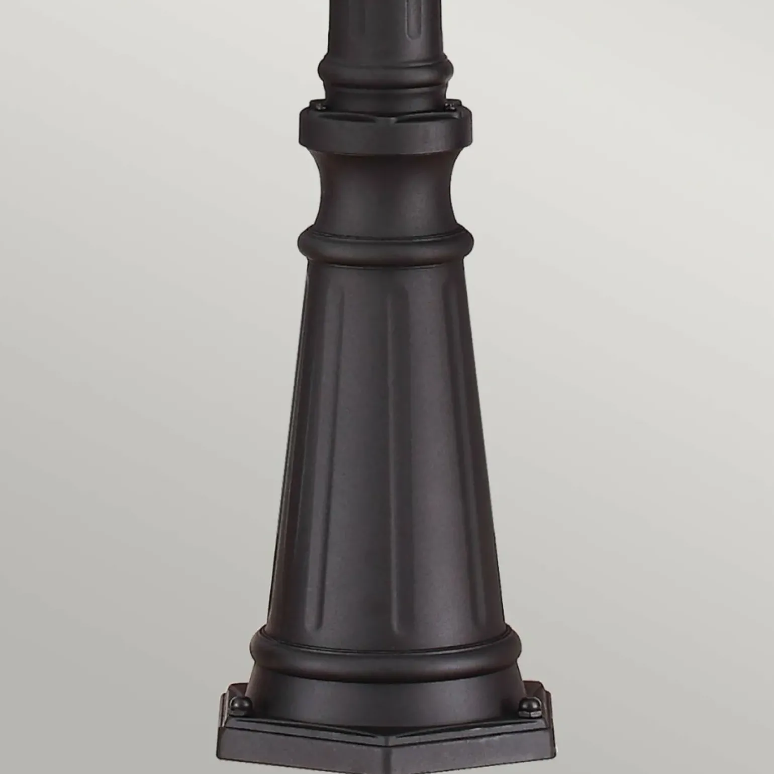 Sklep Kaja Wysoka lampa zewnętrzna, 242cm FE-EB5-L-BLK z serii ENGLISH BRIDLE