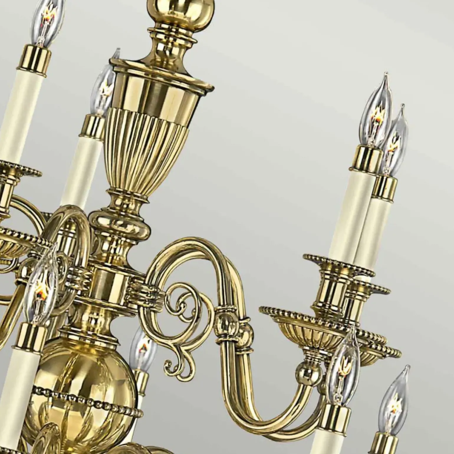 Sklep Kaja Żyrandol w kolorze złota, do salonu HK-CAMBRIDGE15 z serii CAMBRIDGE