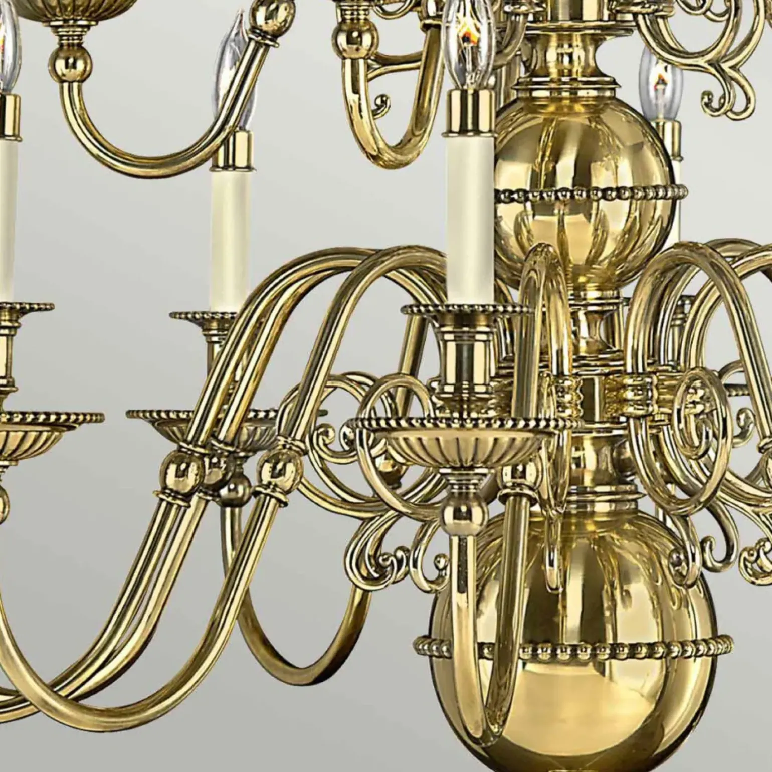 Sklep Kaja Żyrandol w kolorze złota, do salonu HK-CAMBRIDGE15 z serii CAMBRIDGE